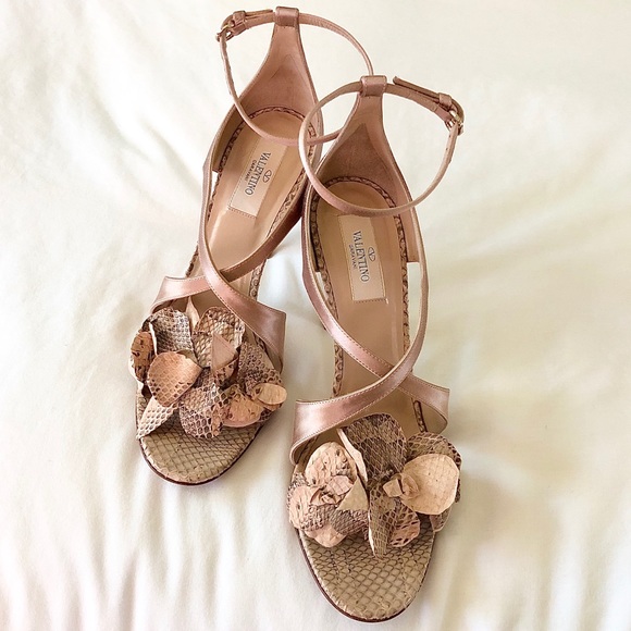 Valentino Garavani Snakeskin Flower Satin Heels - Picture 11 of 13